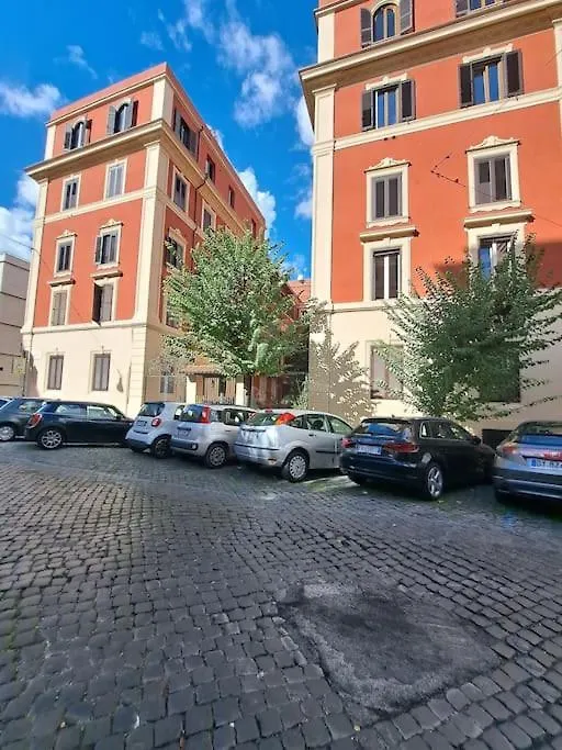 Grazioso Appartamento Ai Musei Vaticani ローマ アパート