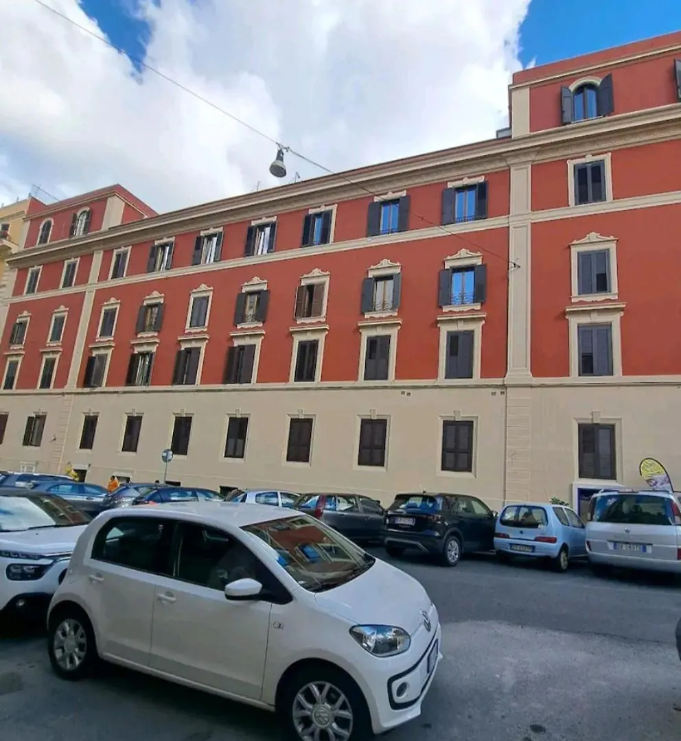 Grazioso Appartamento Ai Musei Vaticani ローマ アパート